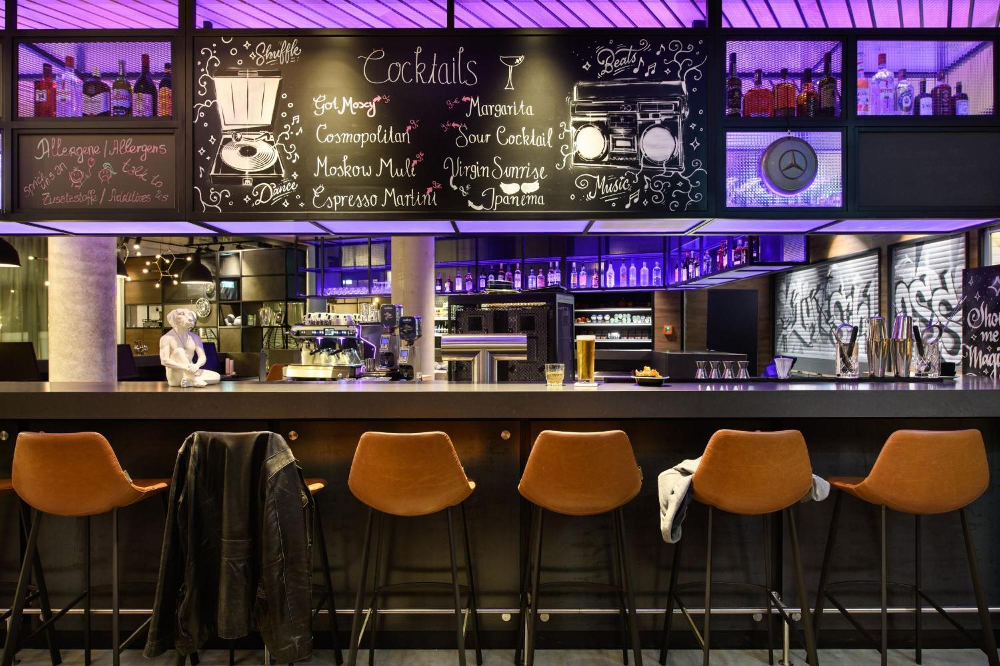 Moxy Stuttgart Feuerbach Hotel Exterior photo
